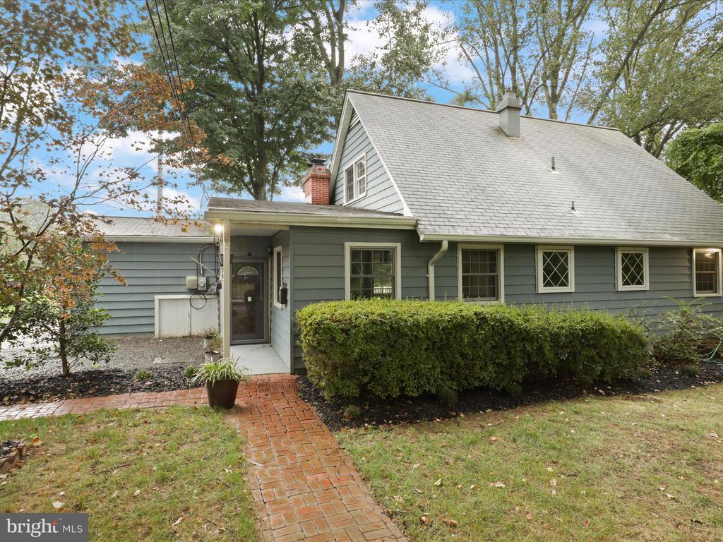 7731 MARTHAS LANE