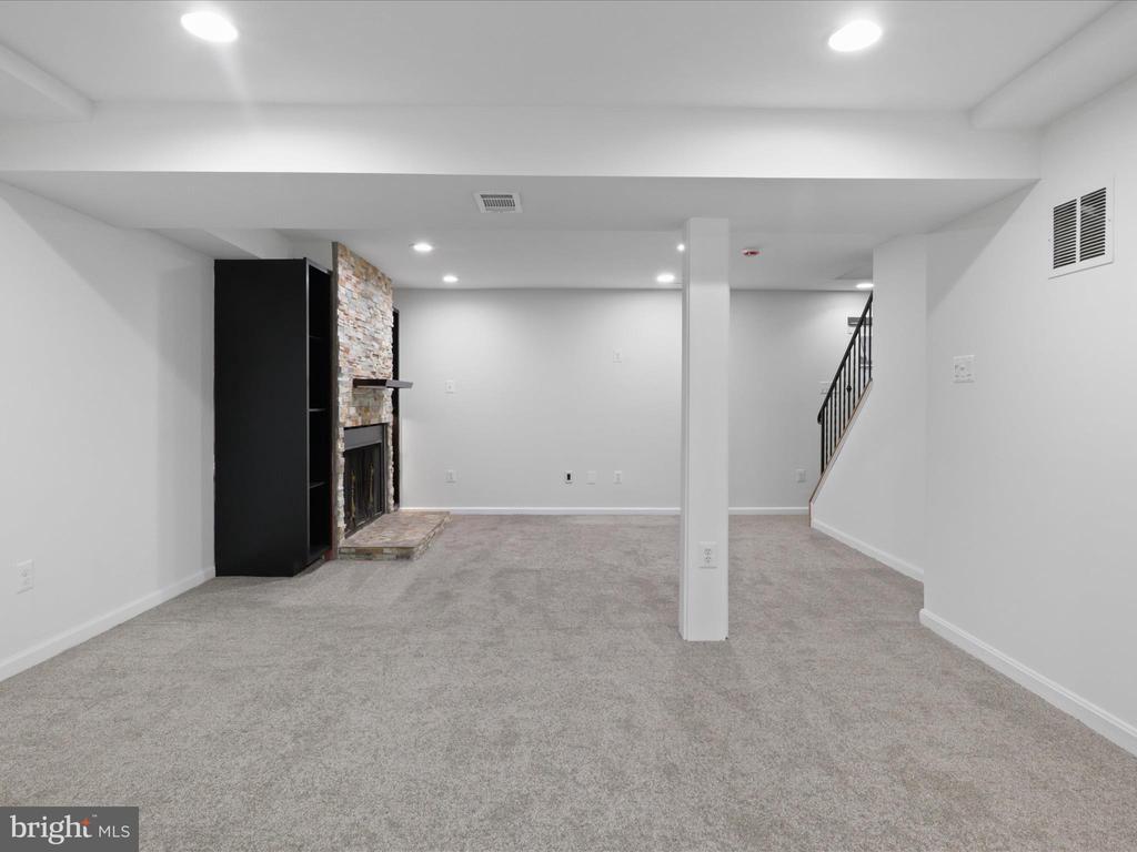 7731 MARTHAS LANE