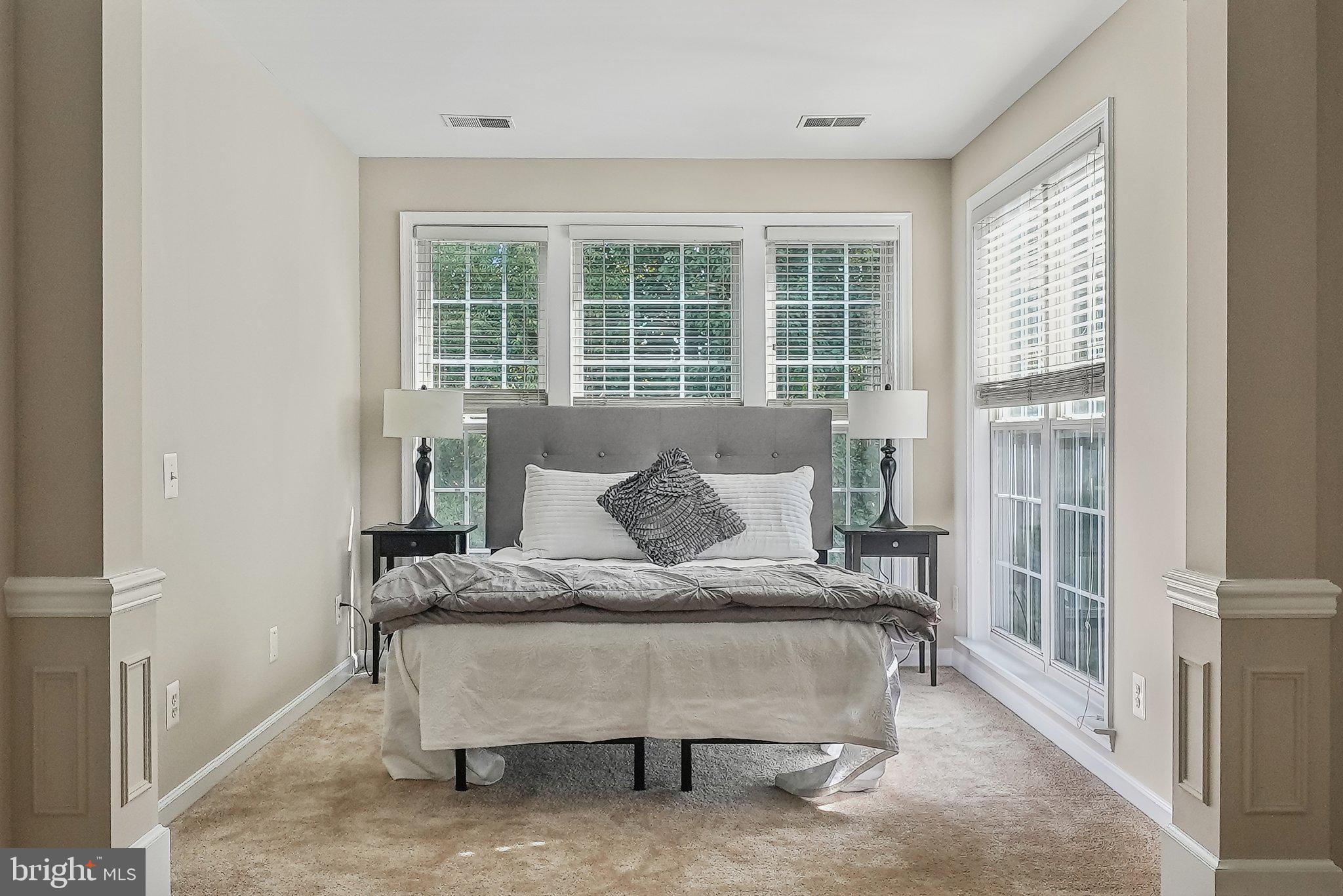 5433 SUMMER LEAF LANE