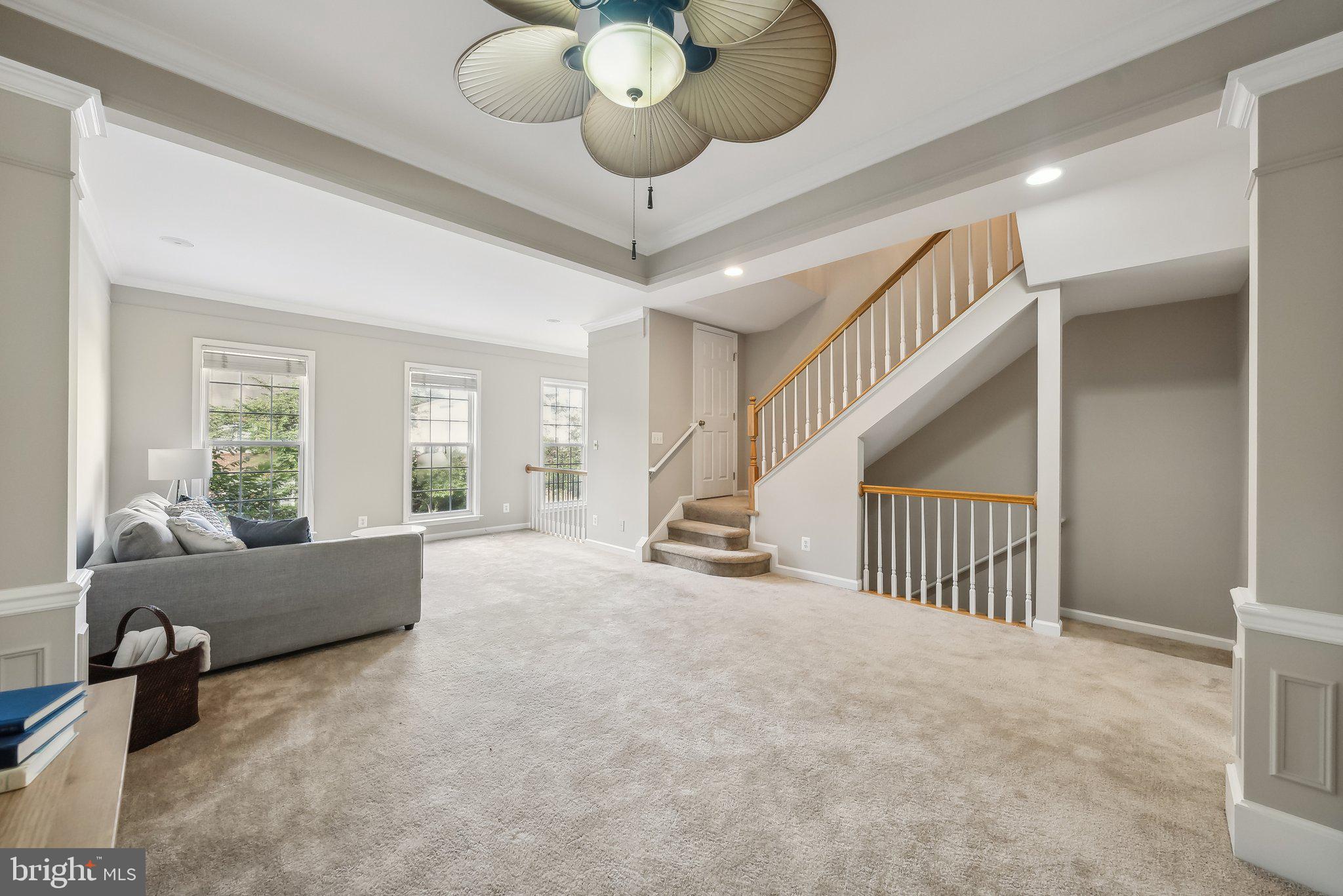 5433 SUMMER LEAF LANE