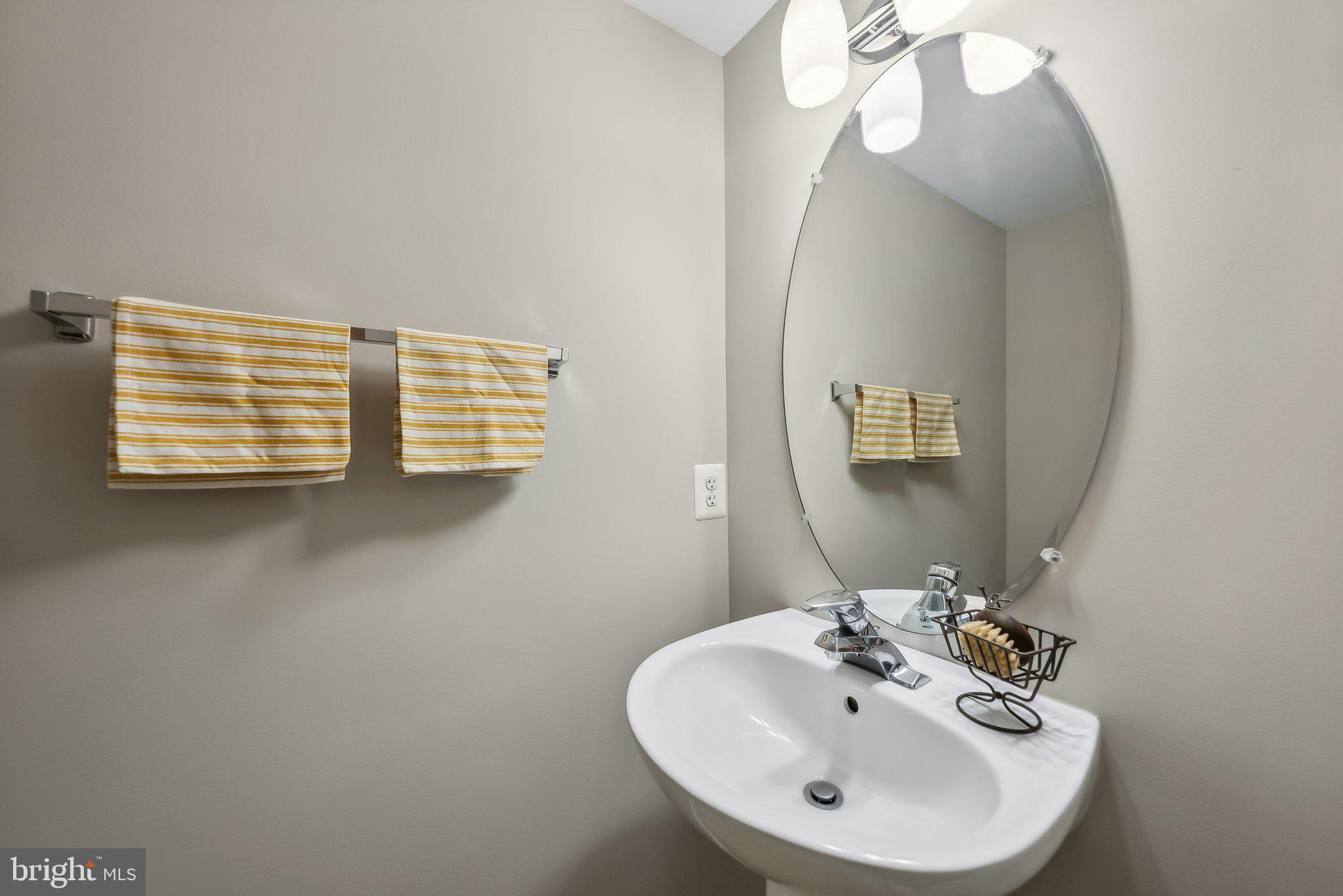 5433 SUMMER LEAF LANE