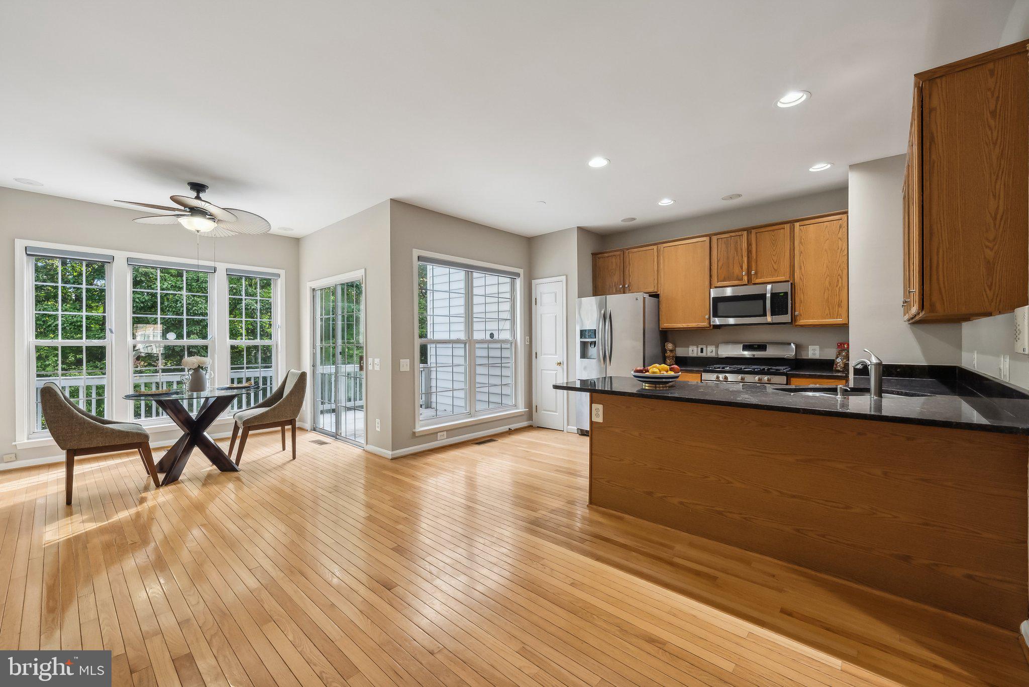 5433 SUMMER LEAF LANE