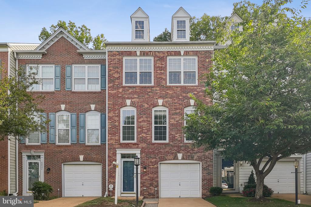 5433 SUMMER LEAF LANE