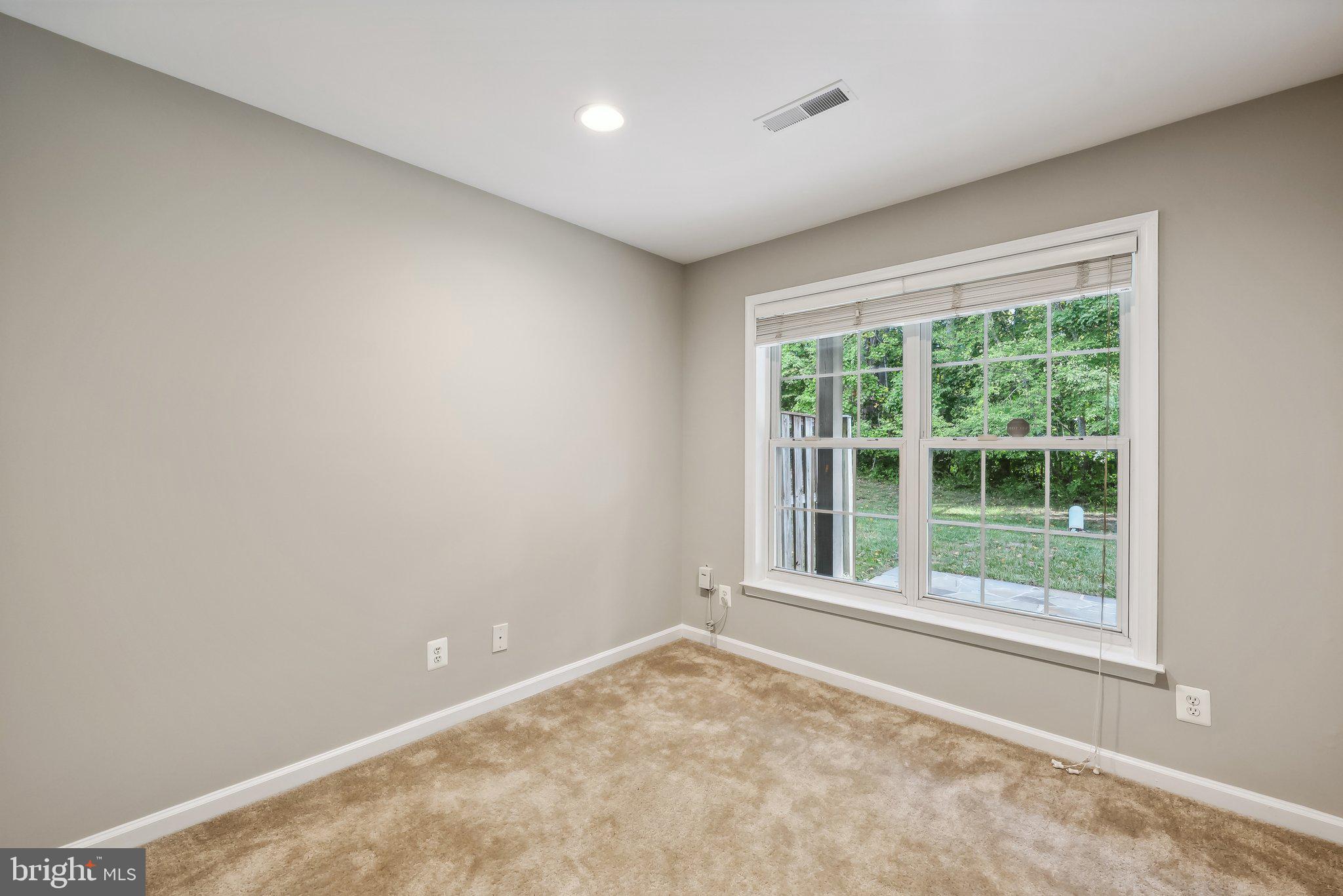 5433 SUMMER LEAF LANE