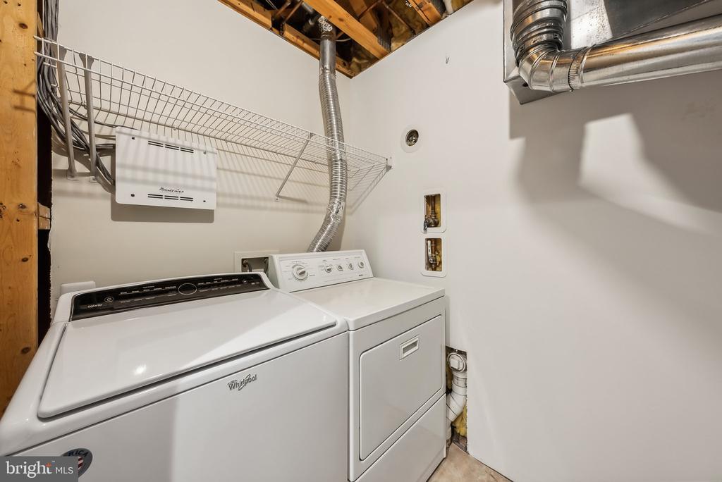 5433 SUMMER LEAF LANE