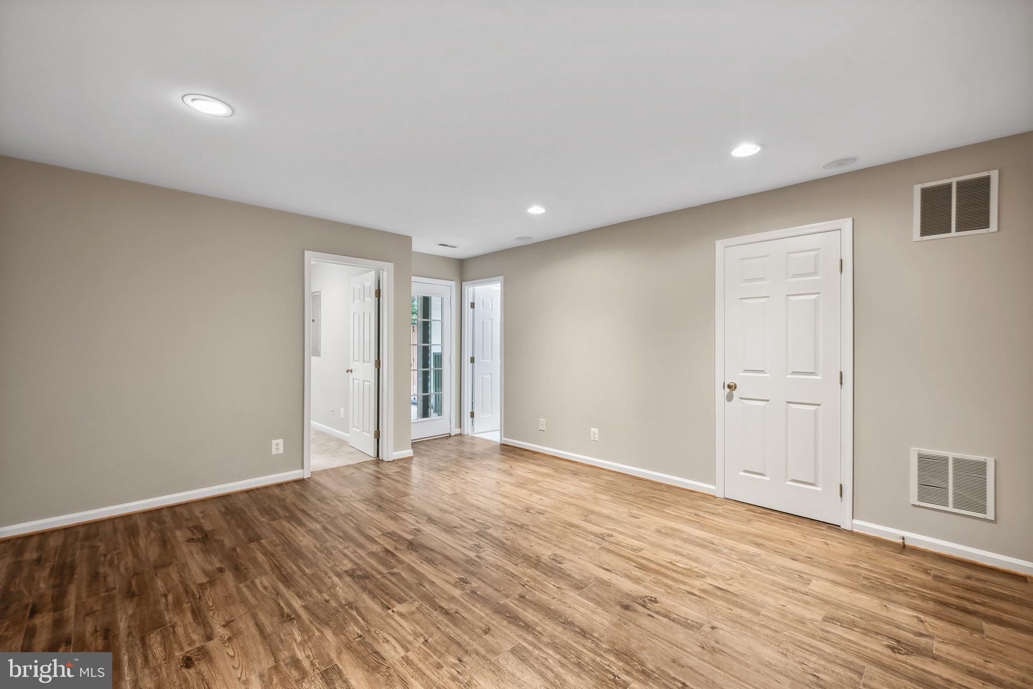 5433 SUMMER LEAF LANE