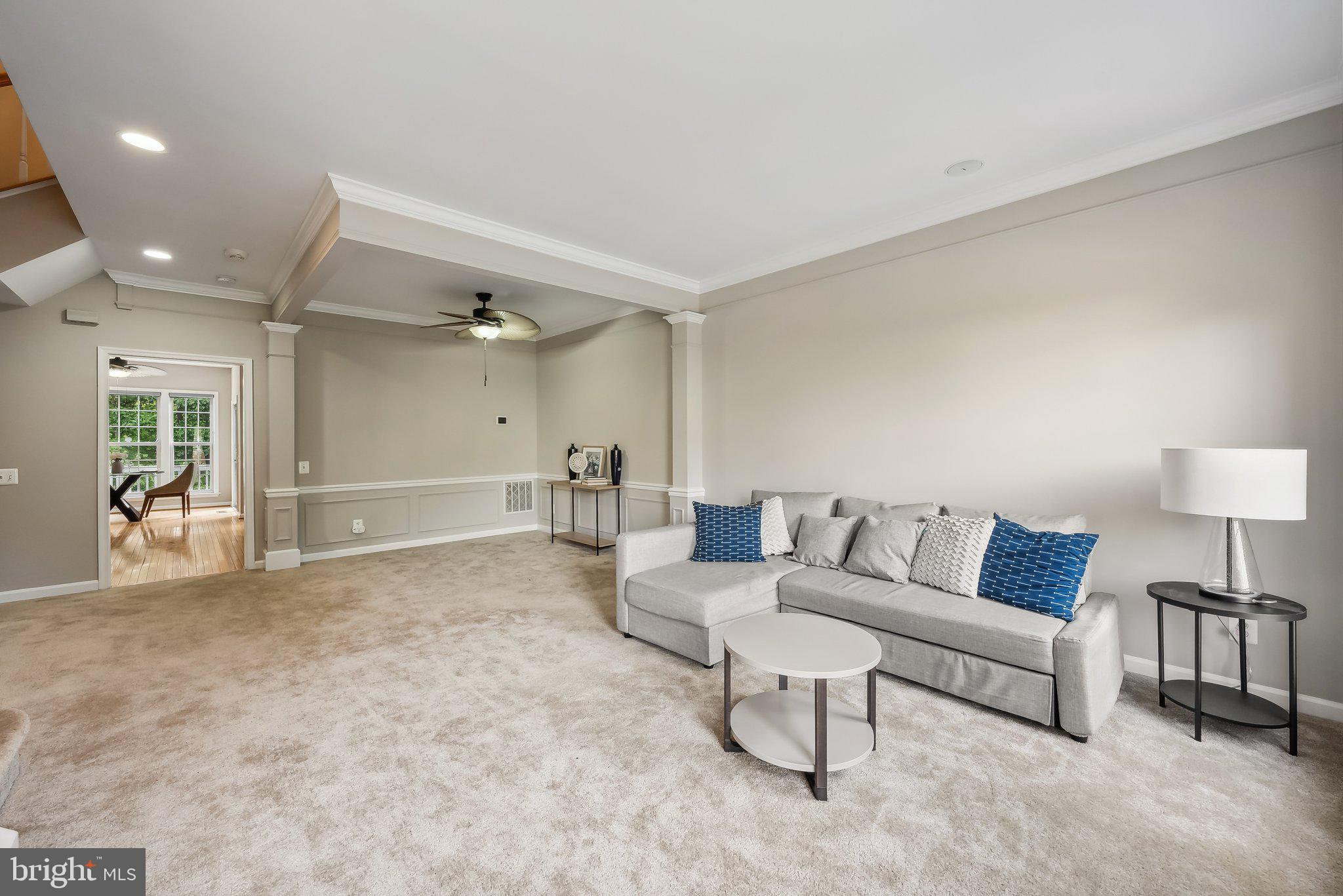 5433 SUMMER LEAF LANE