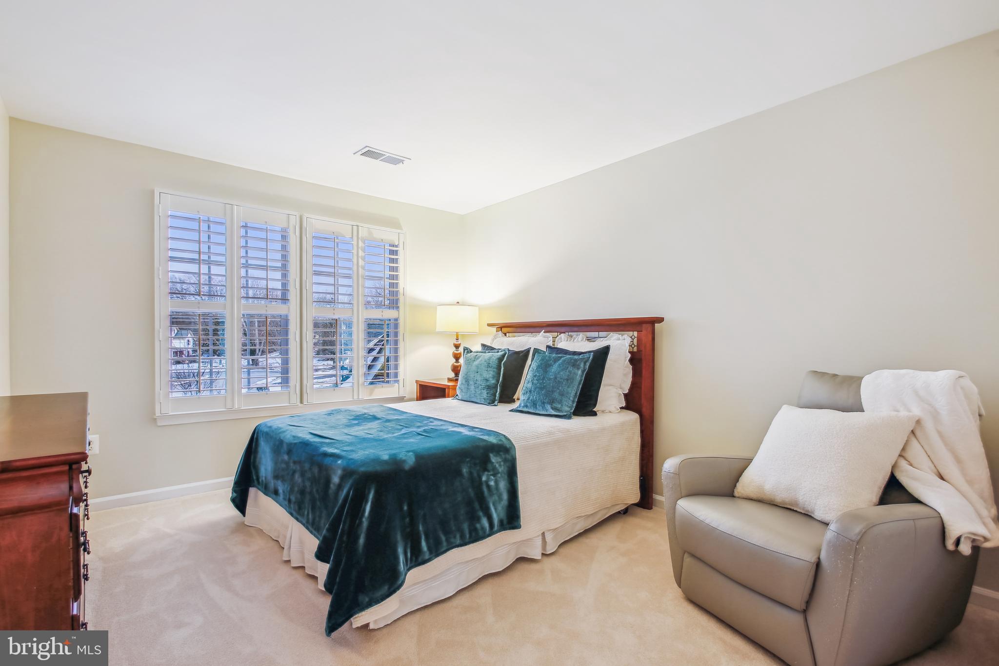 5005 HALLEY FARM COURT