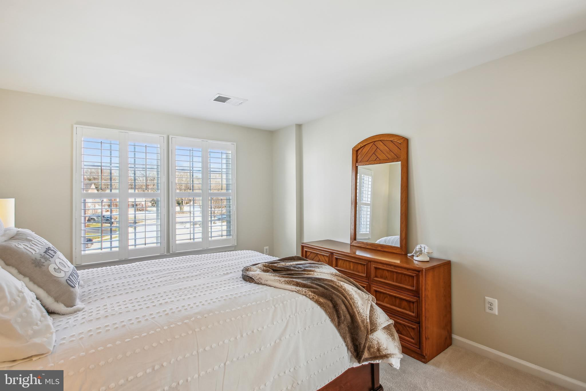 5005 HALLEY FARM COURT