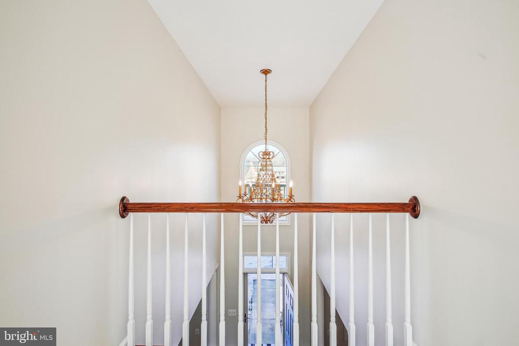 5005 HALLEY FARM COURT