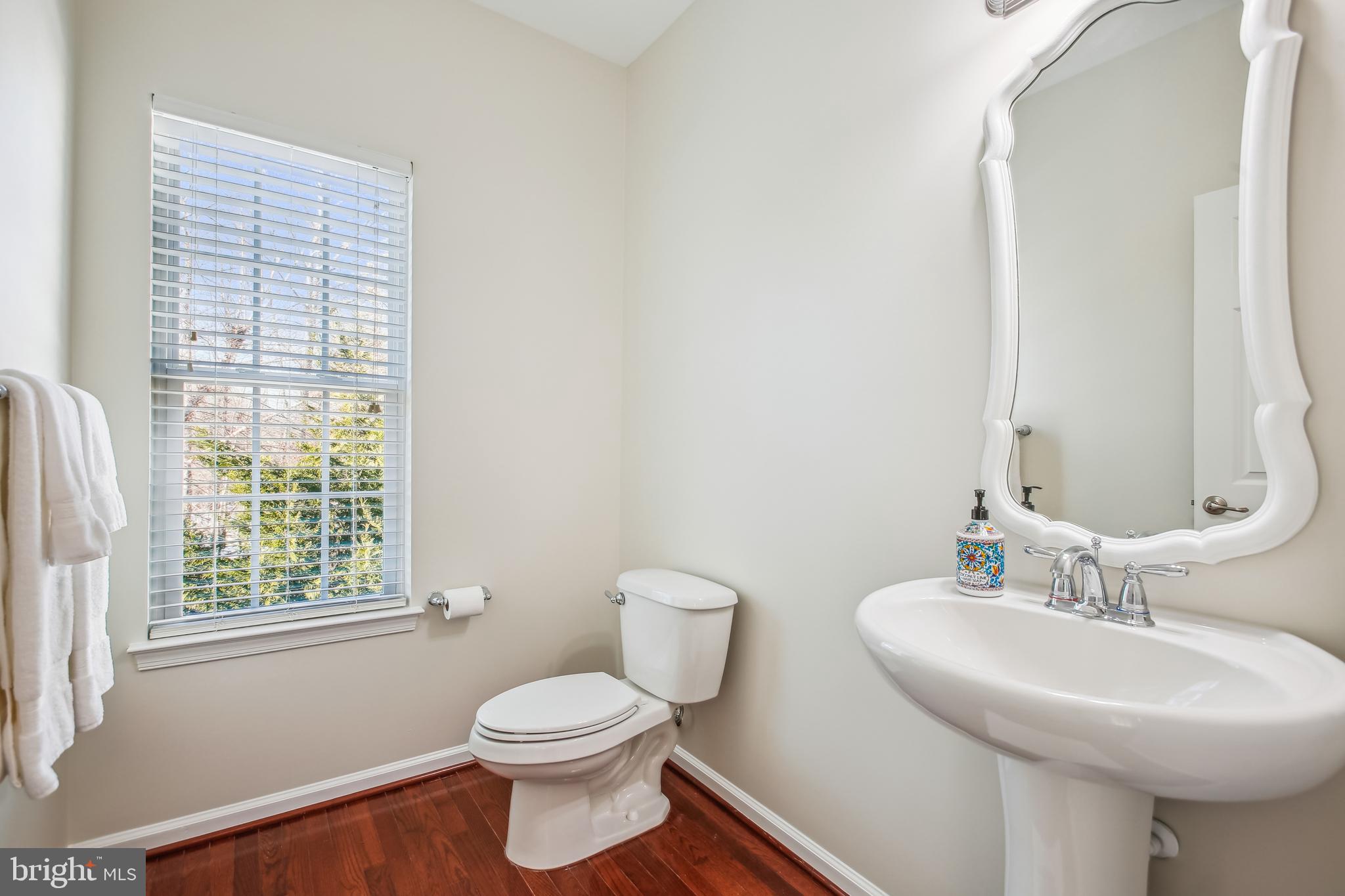 5005 HALLEY FARM COURT