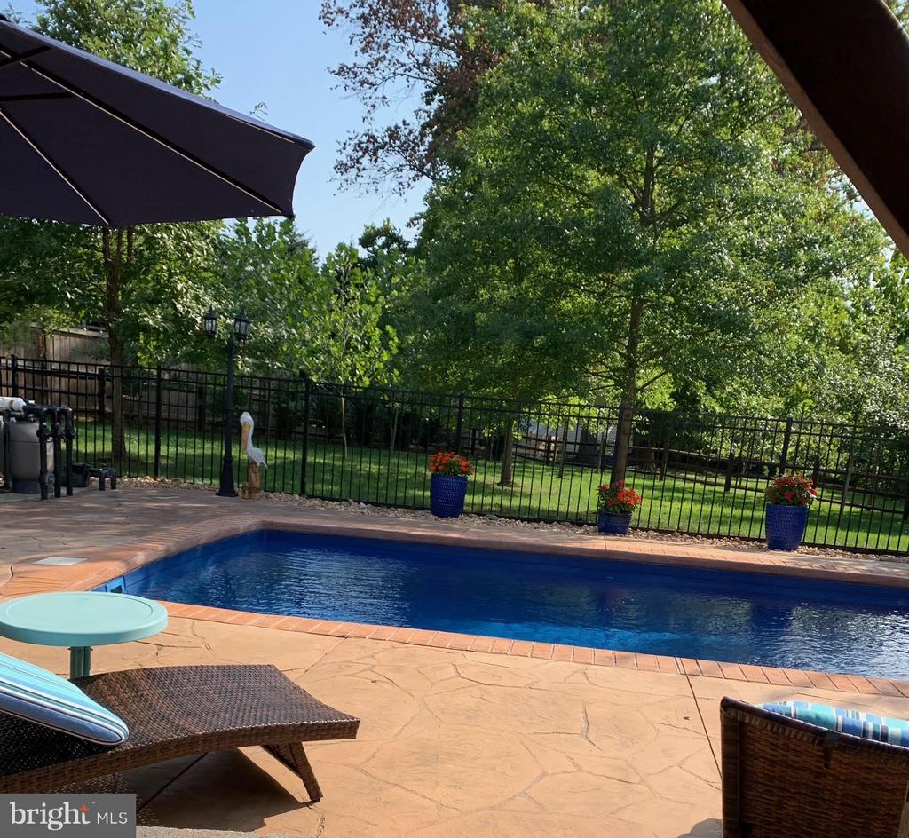 5005 HALLEY FARM COURT
