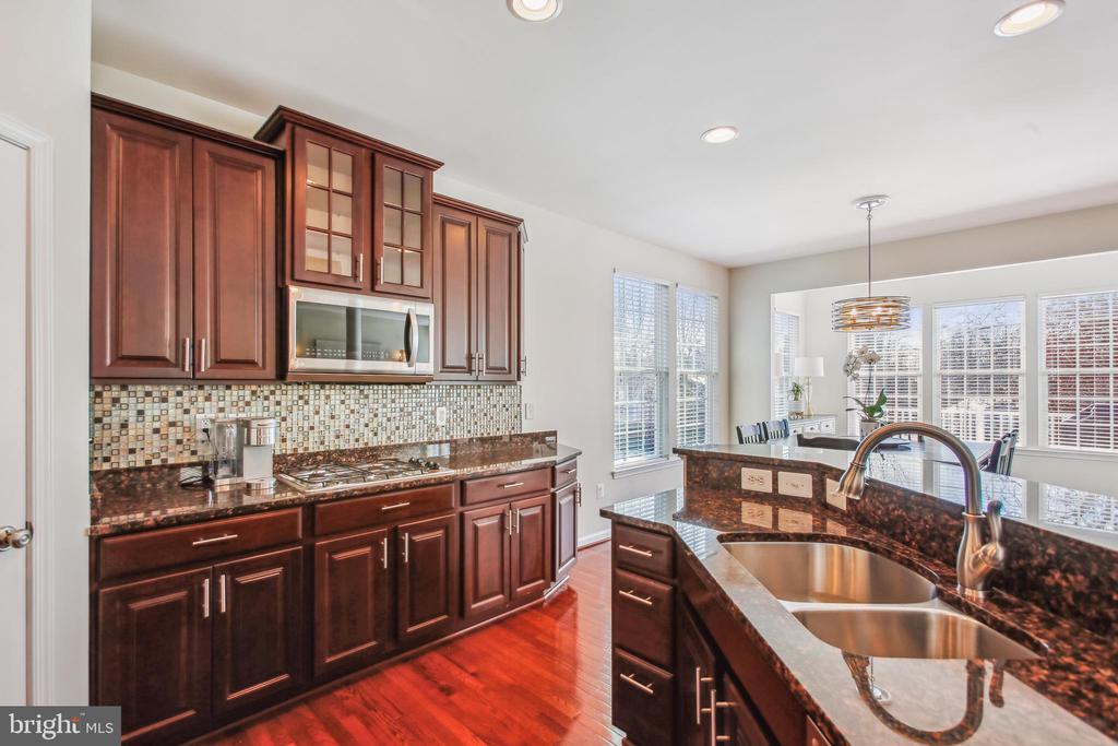 5005 HALLEY FARM COURT
