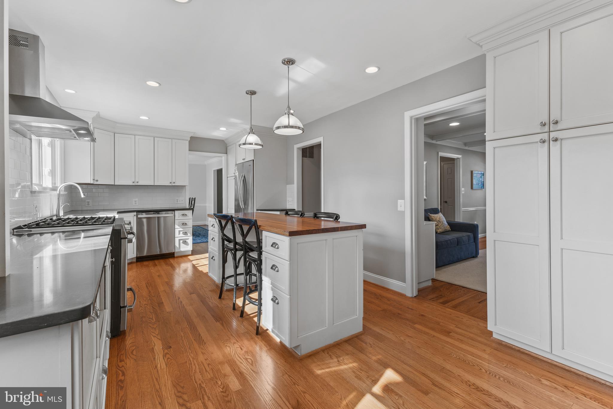 3719 CARRIAGE HOUSE COURT