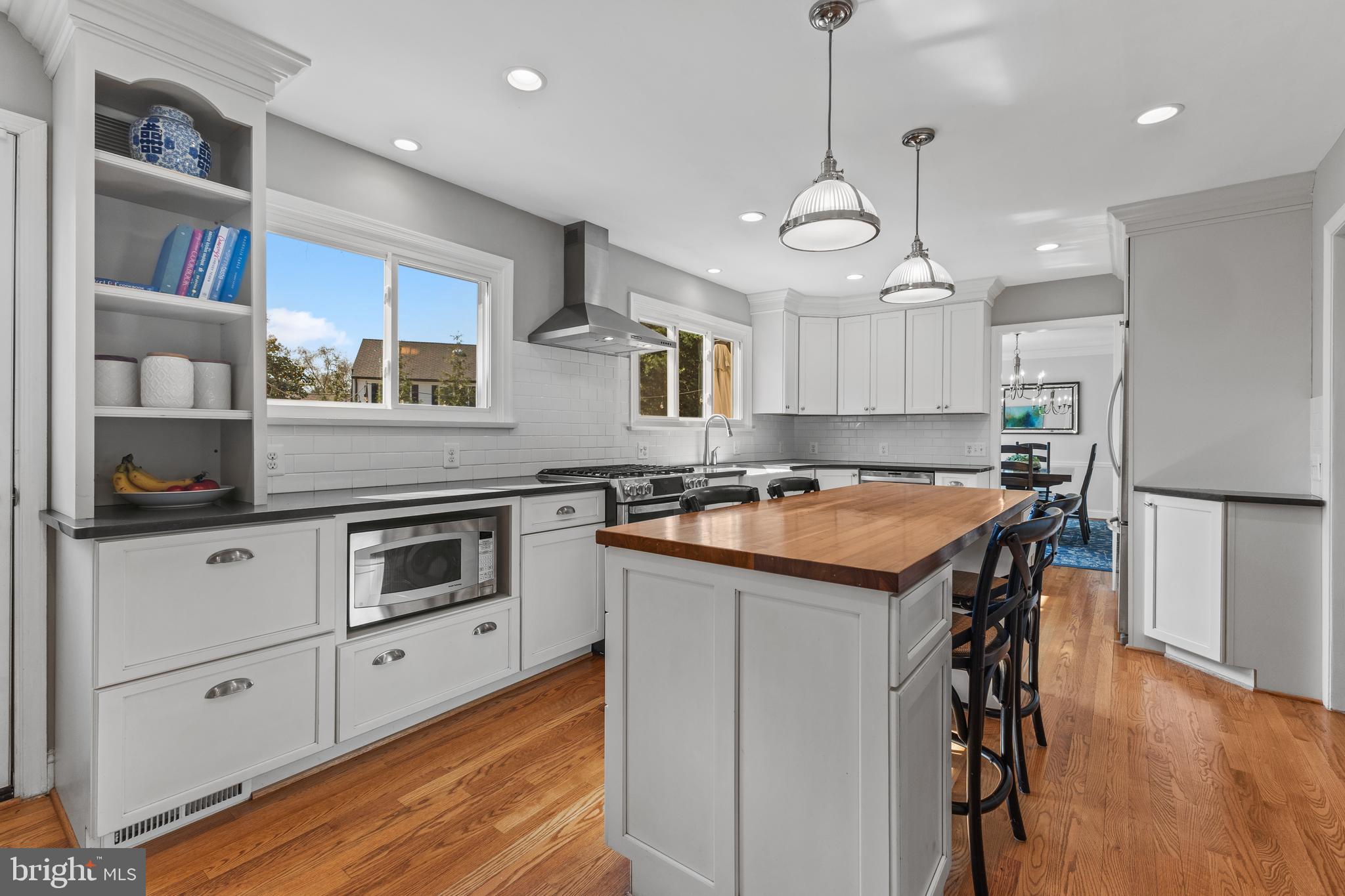 3719 CARRIAGE HOUSE COURT