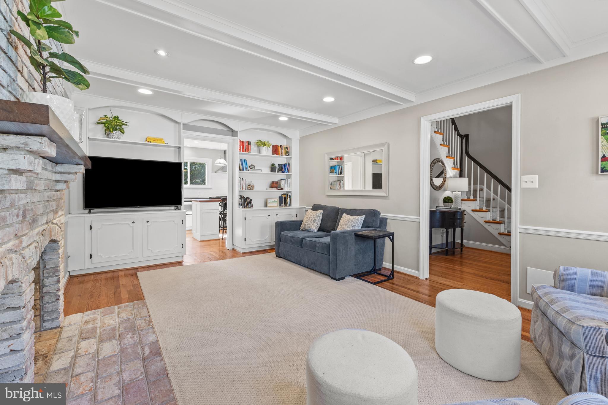 3719 CARRIAGE HOUSE COURT