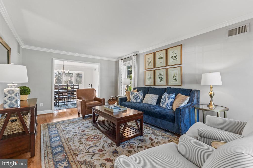 3719 CARRIAGE HOUSE COURT