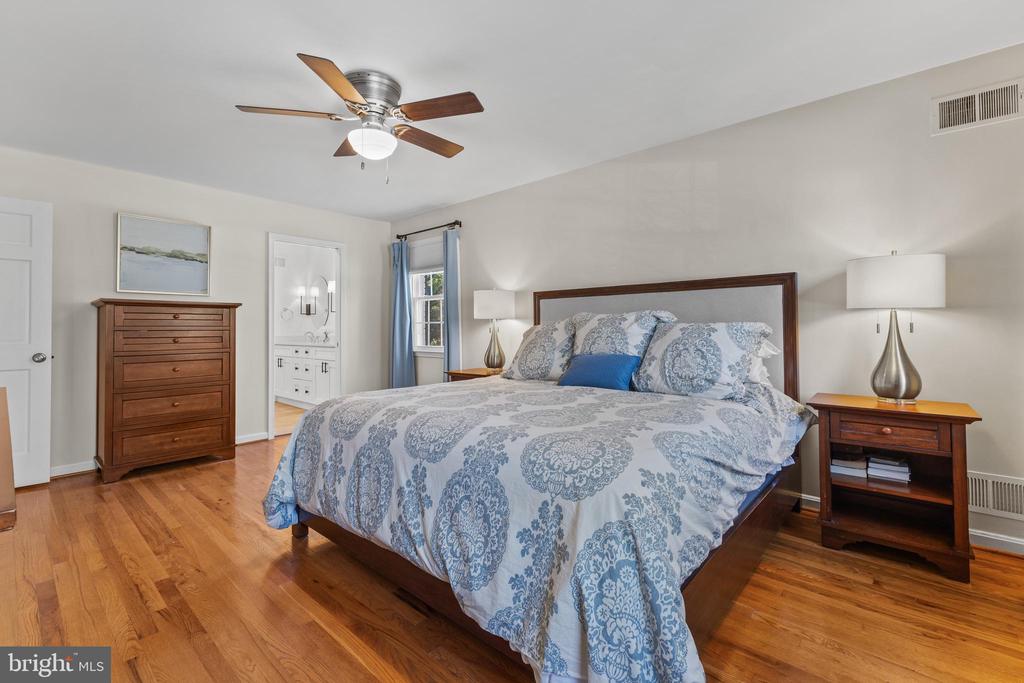 3719 CARRIAGE HOUSE COURT