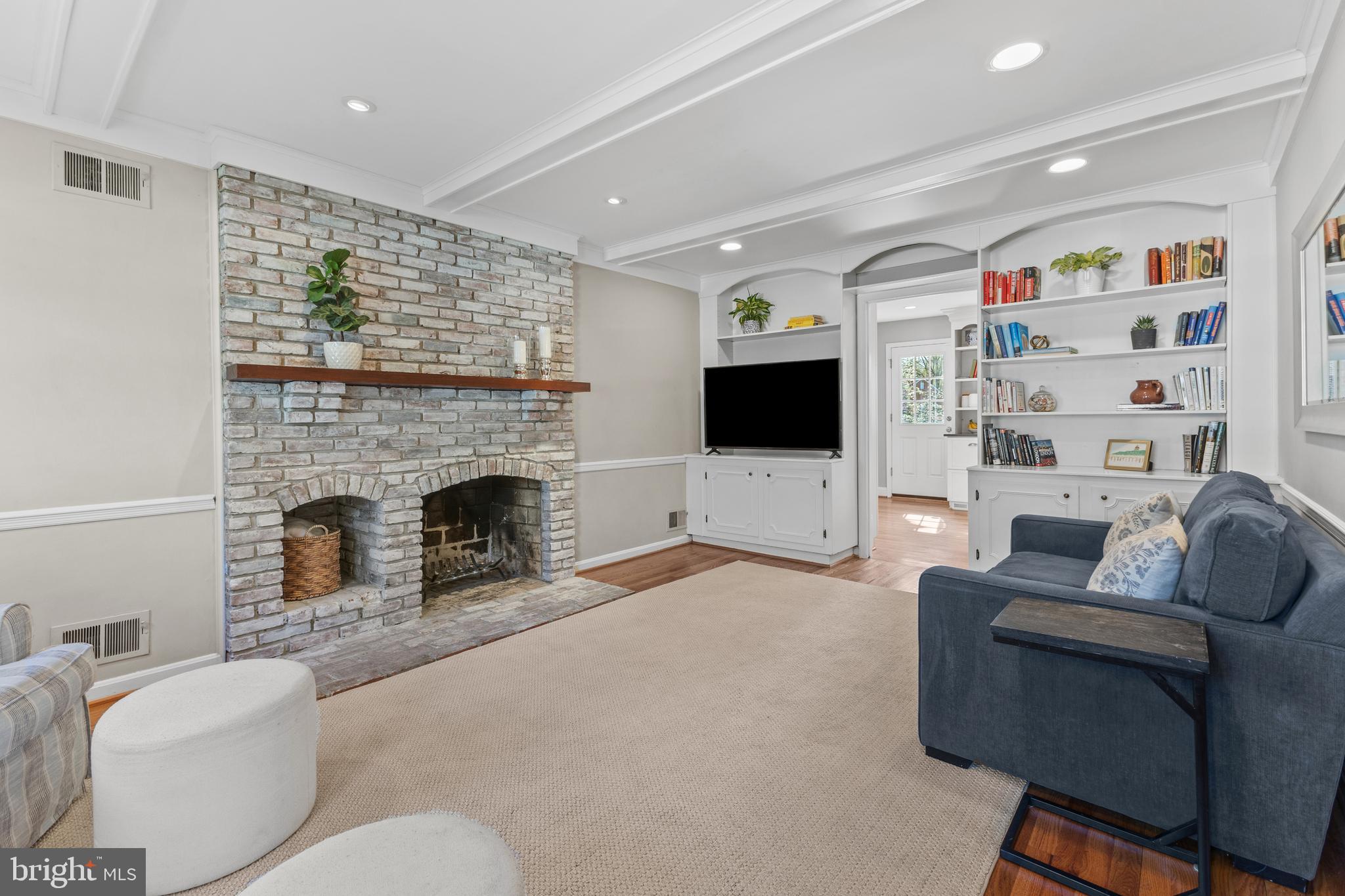 3719 CARRIAGE HOUSE COURT