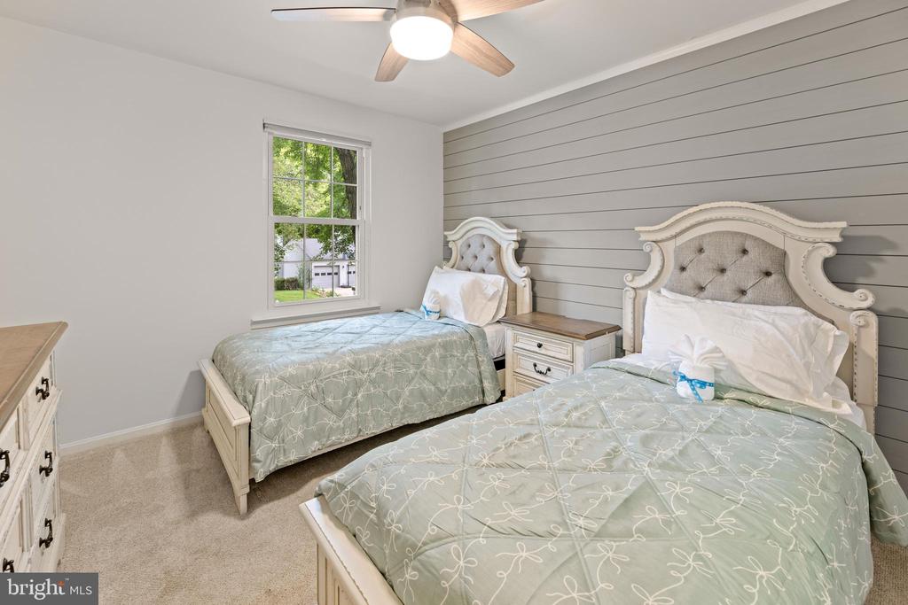 9761 TURNBUCKLE DRIVE