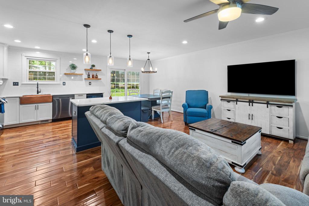 9761 TURNBUCKLE DRIVE
