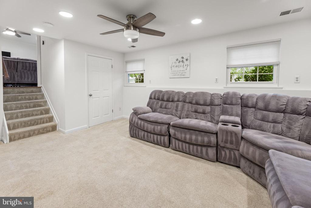 9761 TURNBUCKLE DRIVE