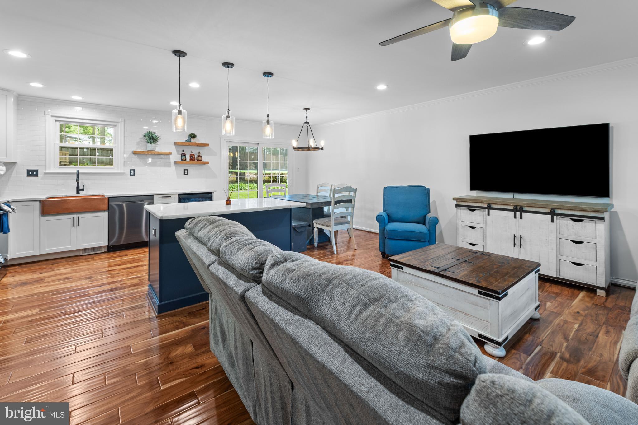 9761 TURNBUCKLE DRIVE