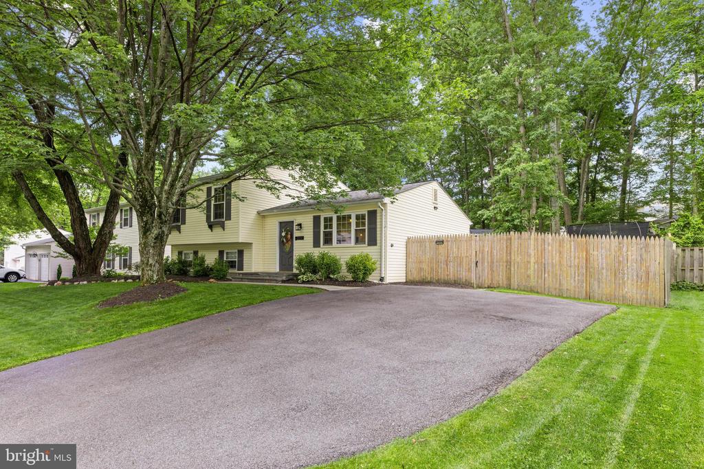 9761 TURNBUCKLE DRIVE