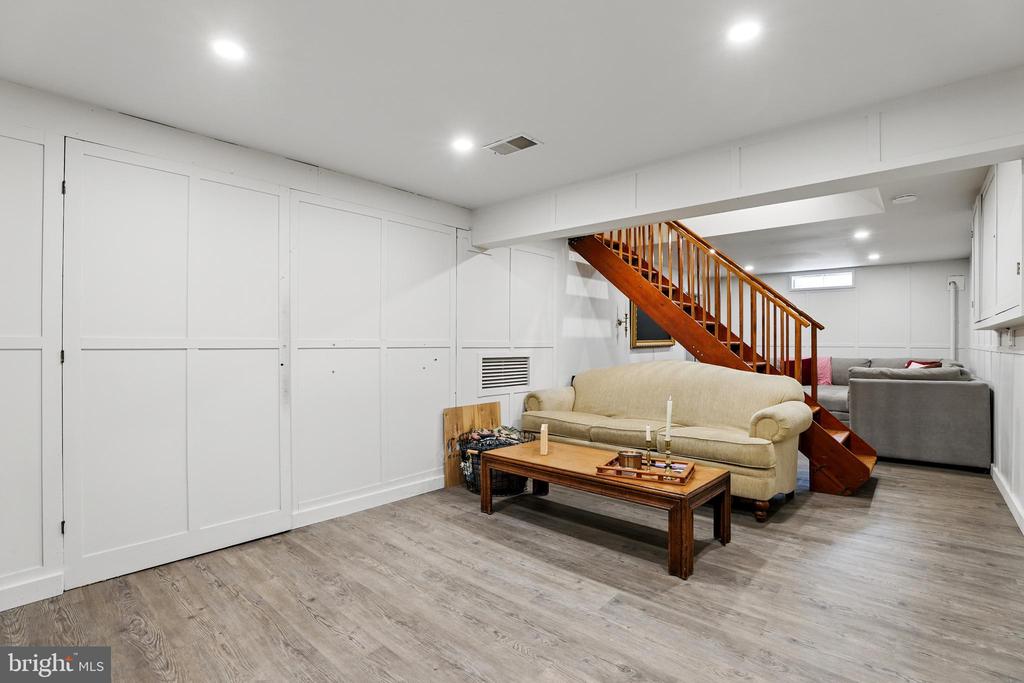 6111 BANGOR DRIVE