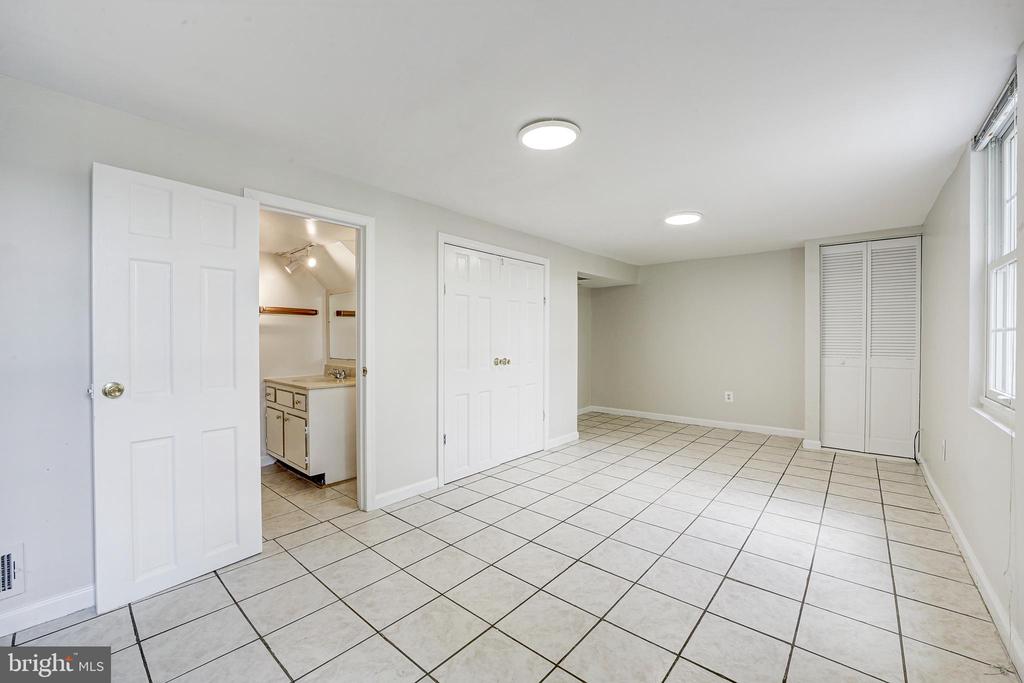 5813 FIFER DRIVE