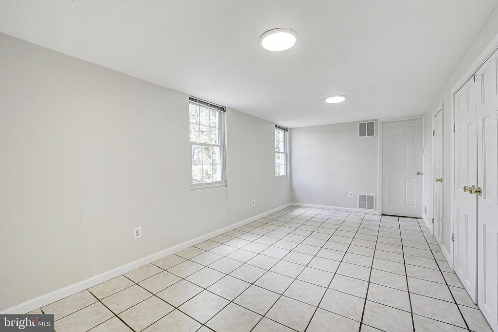 5813 FIFER DRIVE