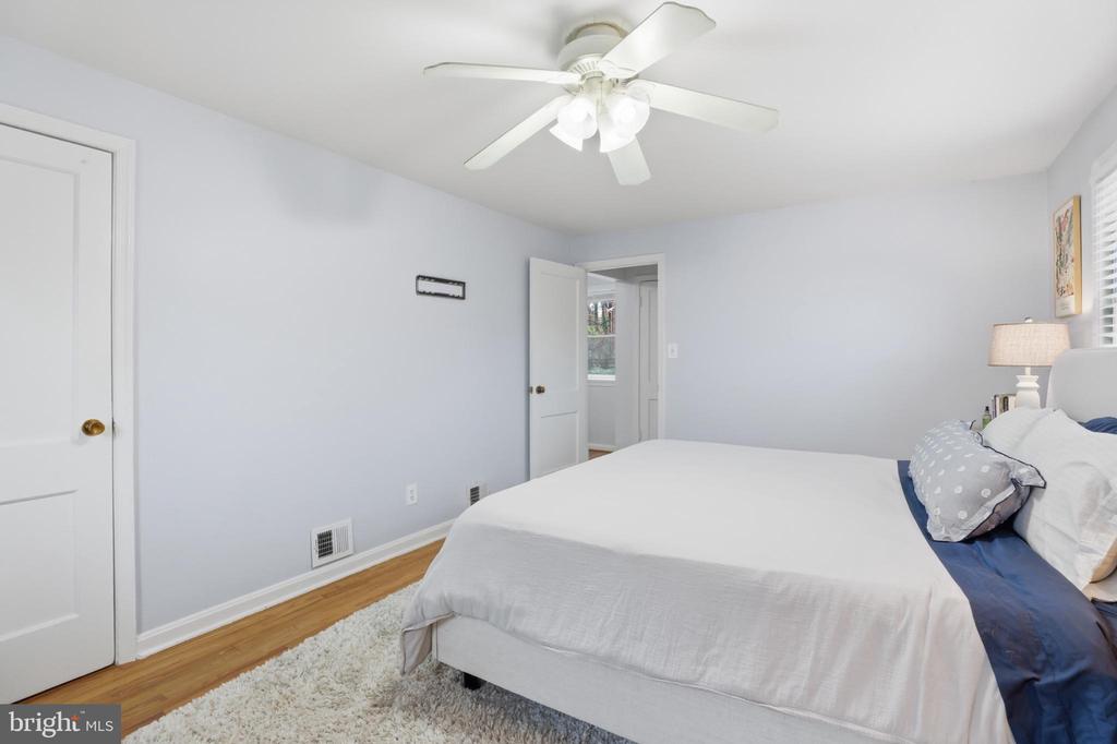 6539 OAKWOOD DRIVE