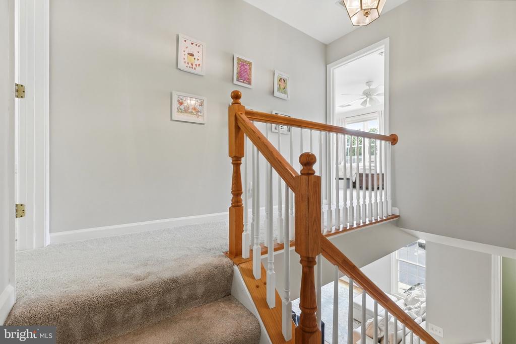 5439 SUMMER LEAF LANE