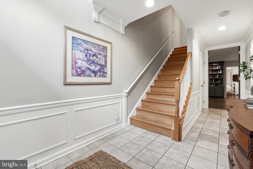 5439 SUMMER LEAF LANE
