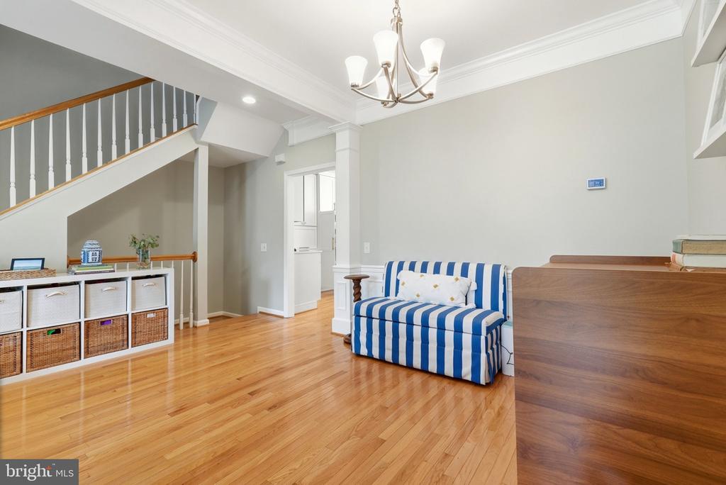 5439 SUMMER LEAF LANE
