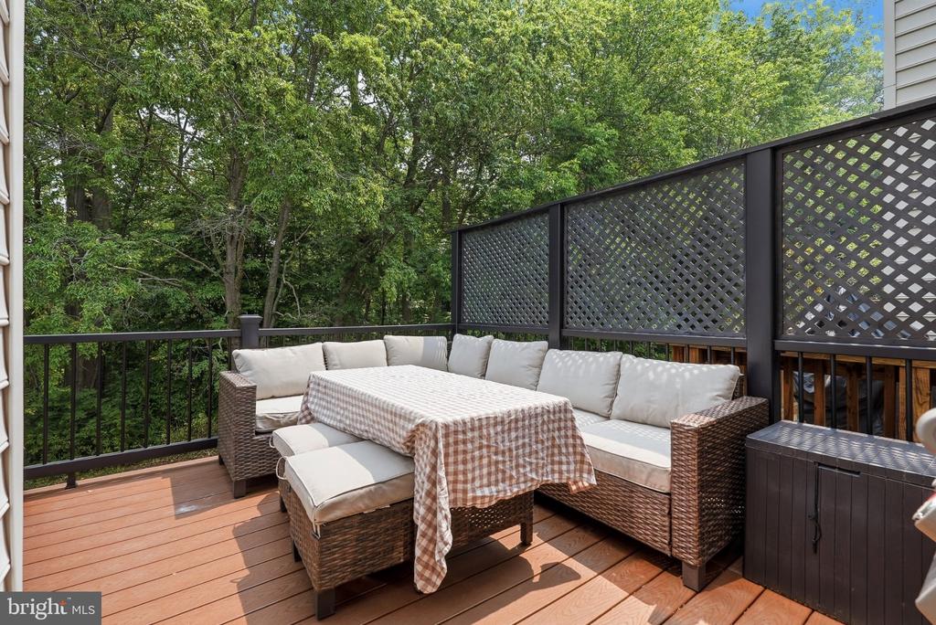 5439 SUMMER LEAF LANE