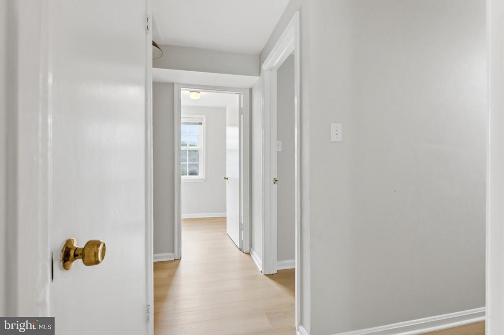 6527 BAY TREE COURT