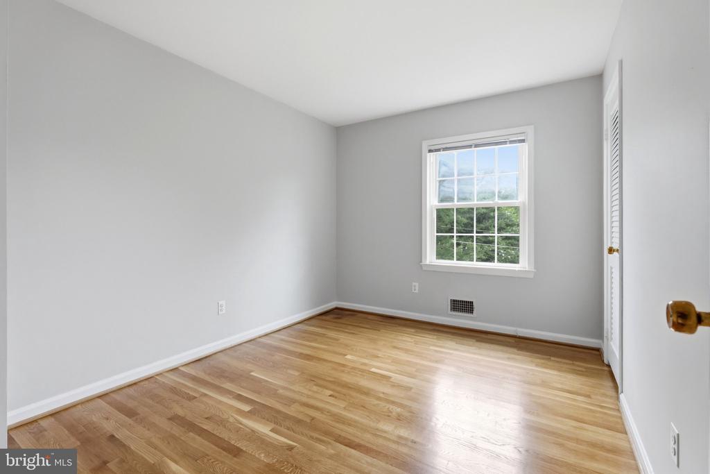 6527 BAY TREE COURT