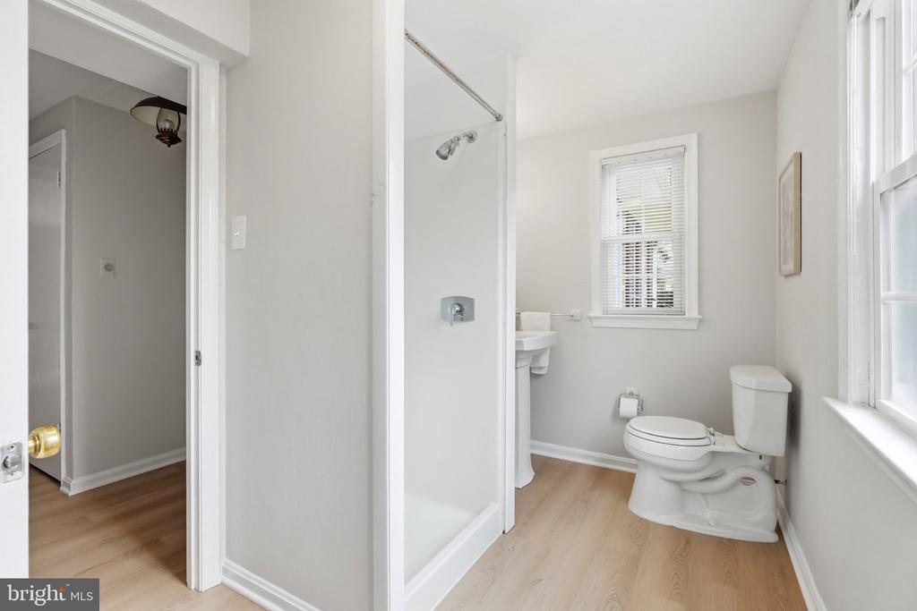 6527 BAY TREE COURT