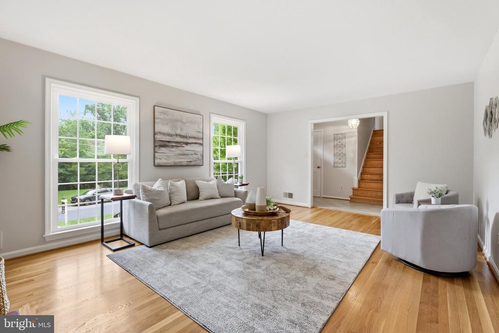 6527 BAY TREE COURT