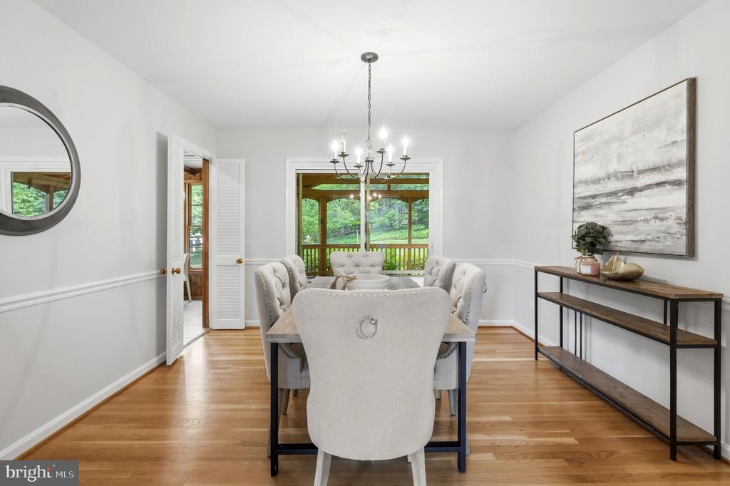 6527 BAY TREE COURT