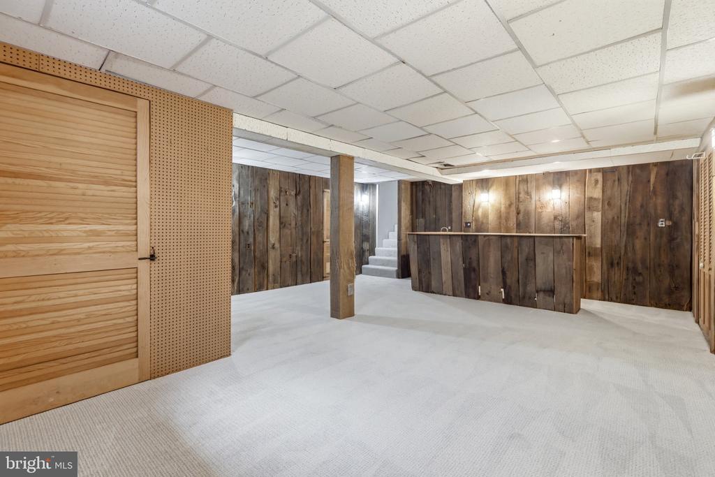 6527 BAY TREE COURT