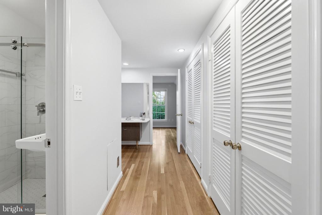 6527 BAY TREE COURT
