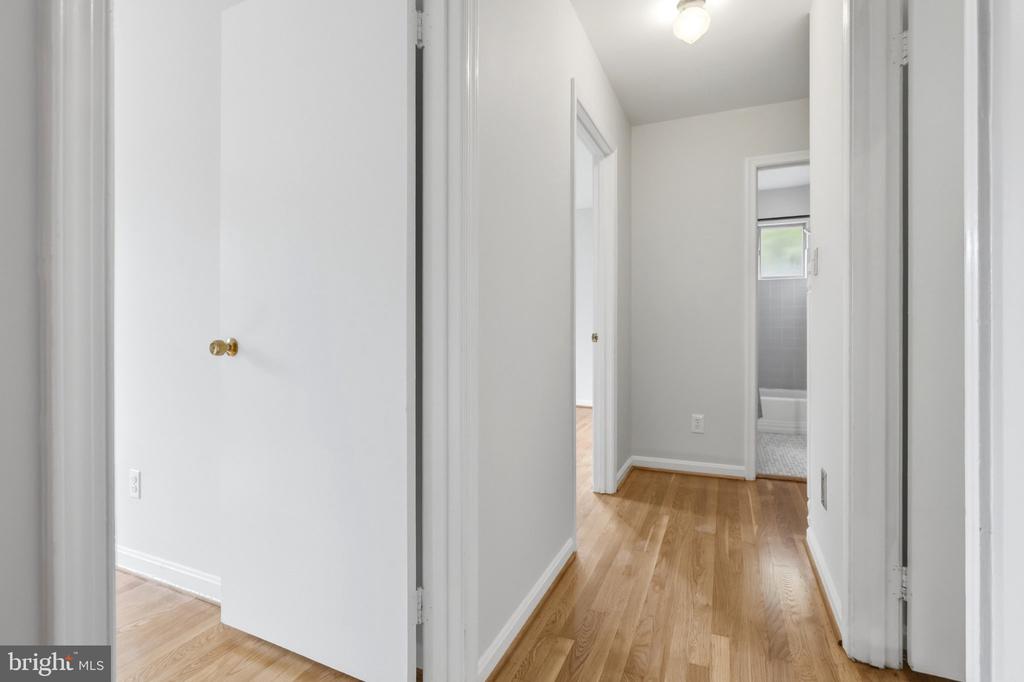 6527 BAY TREE COURT
