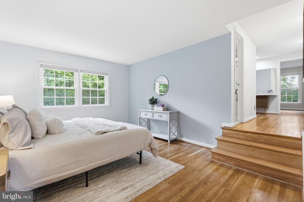 6527 BAY TREE COURT