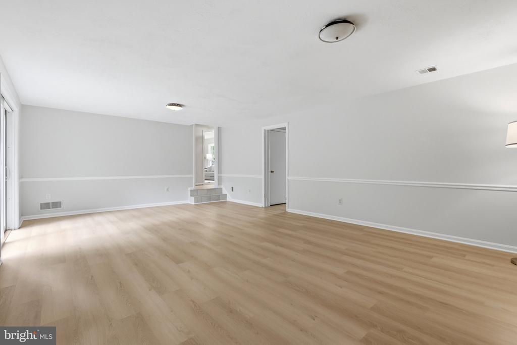 6527 BAY TREE COURT