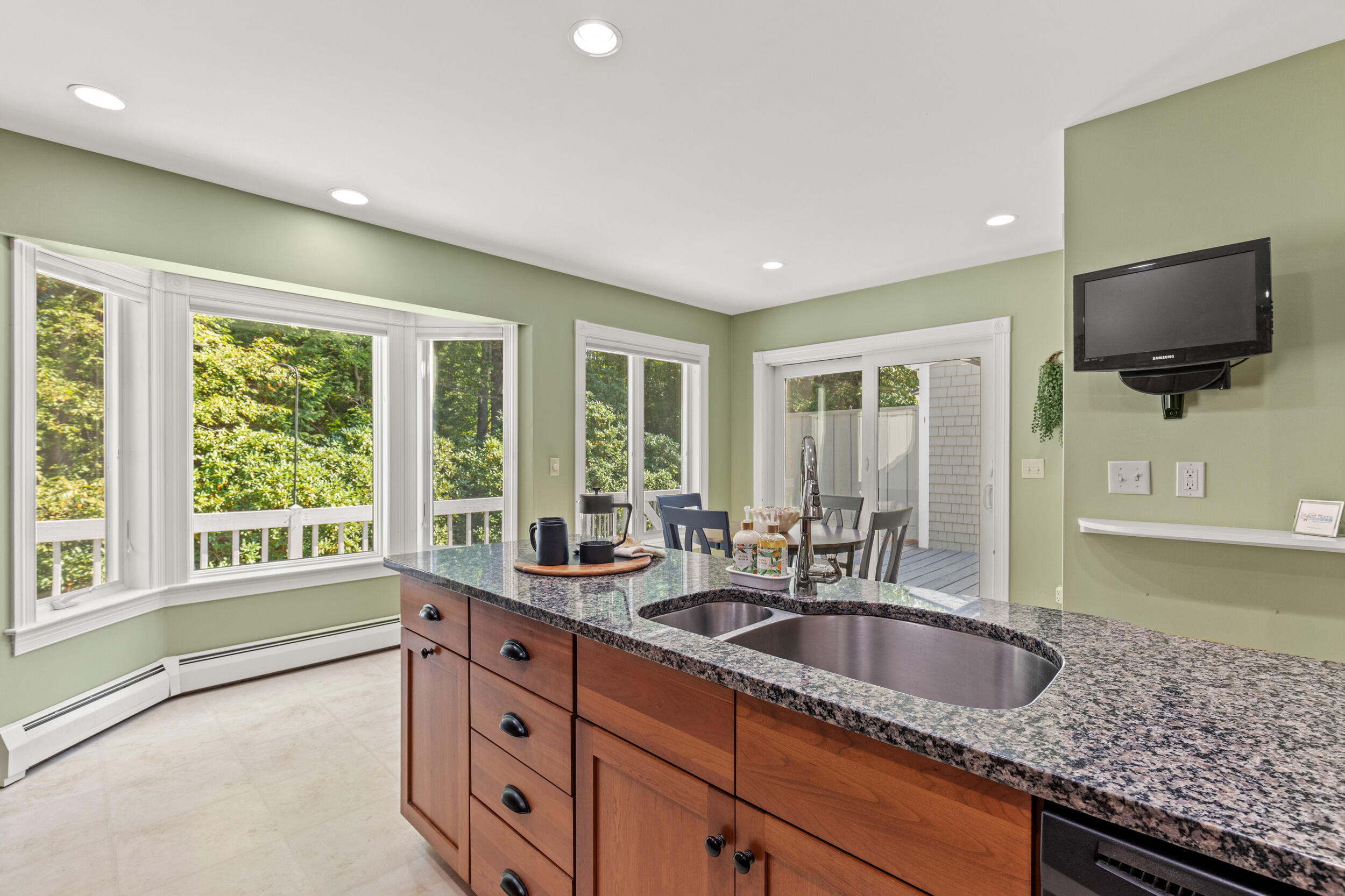12 Blueberry Road, 12