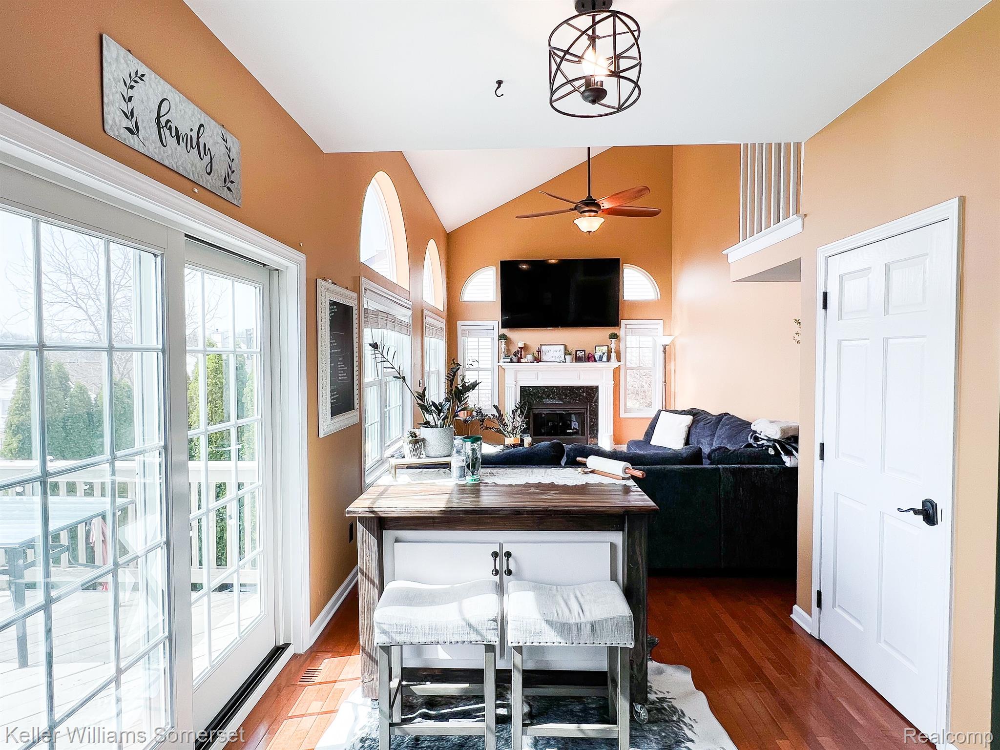 3408 HILLTOP Drive