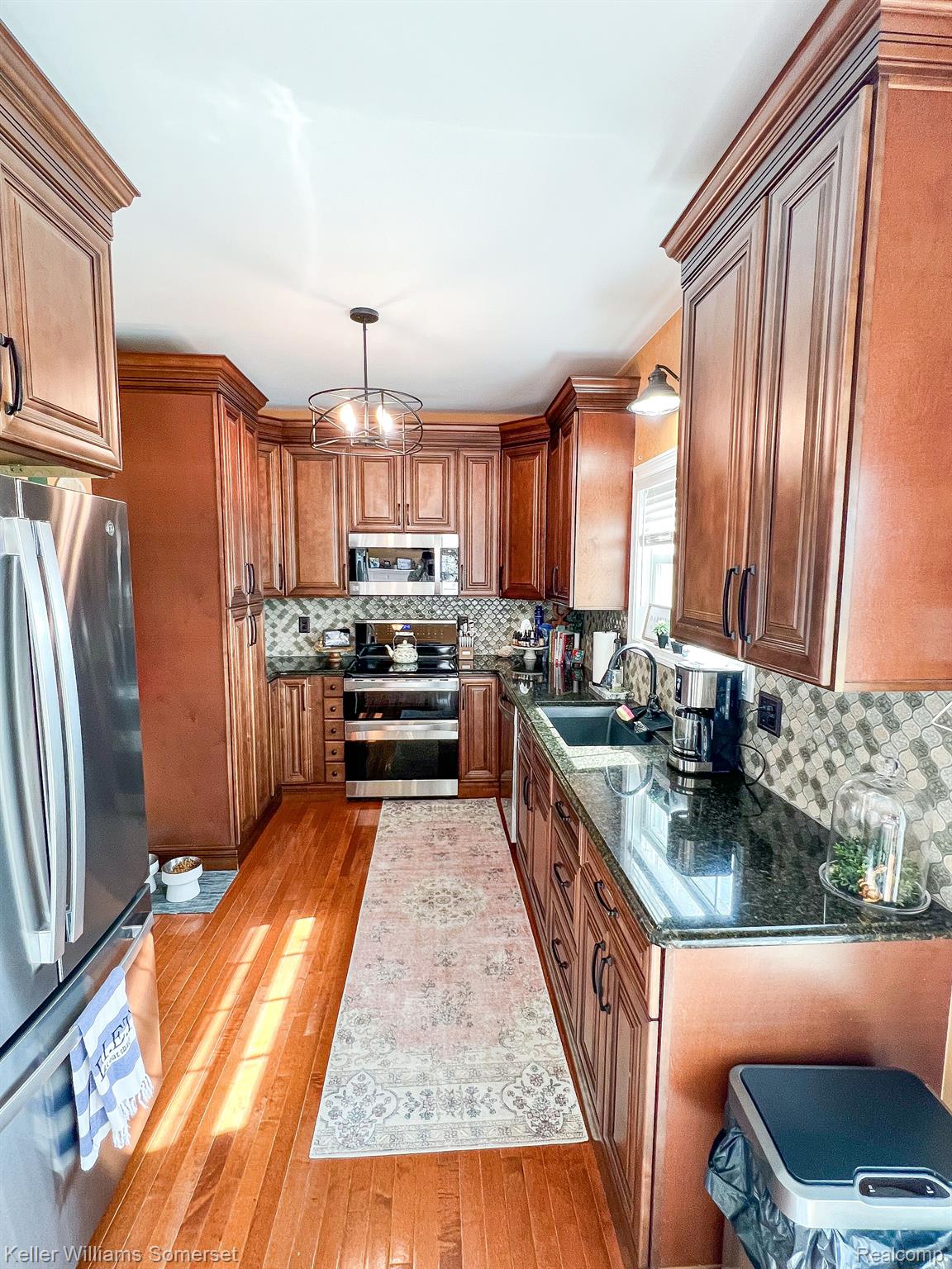 3408 HILLTOP Drive