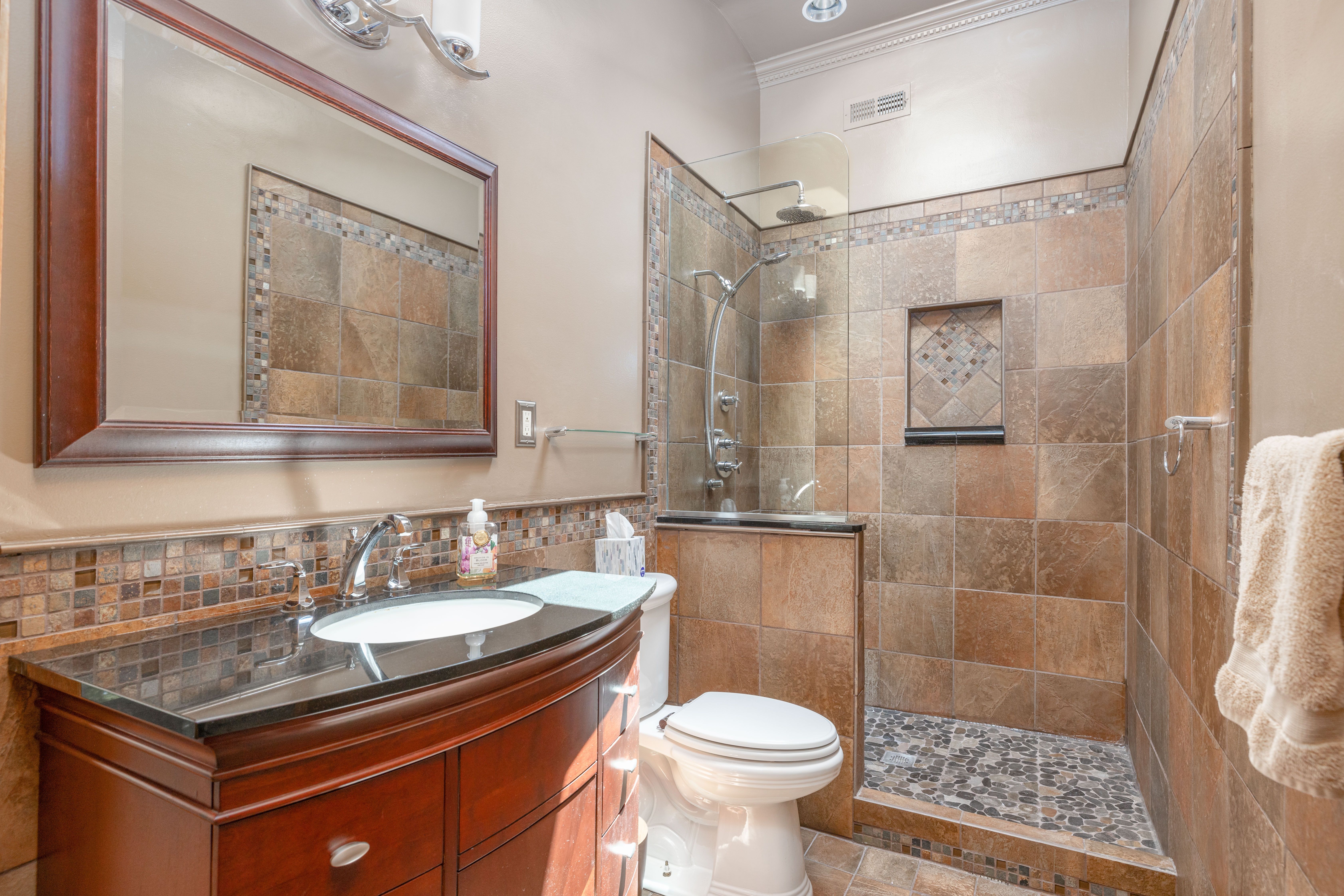 2236 S HAMMOND LAKE Road